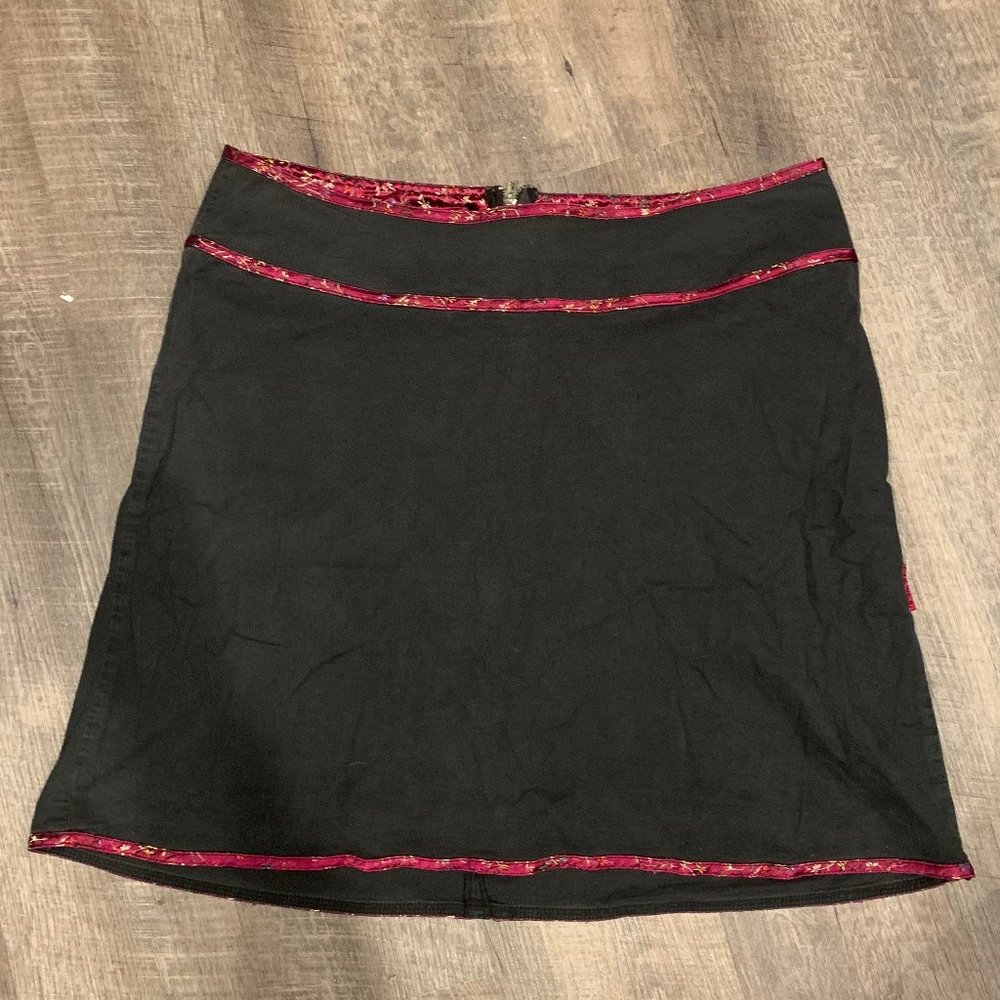 Black A-line Skirt w/ Red Silk Details Plus Sz 20